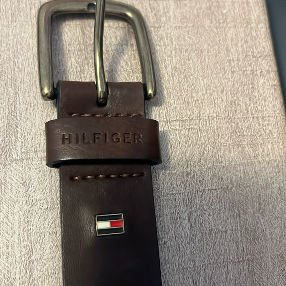 Tommy Hilfiger 1-1/4” wide brown leather belt with brass buckle